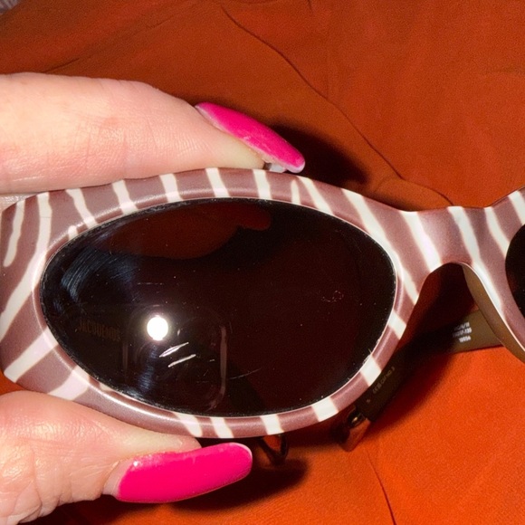 Jacquemus Brown and White Zebra Sunglasses - Picture 9 of 10